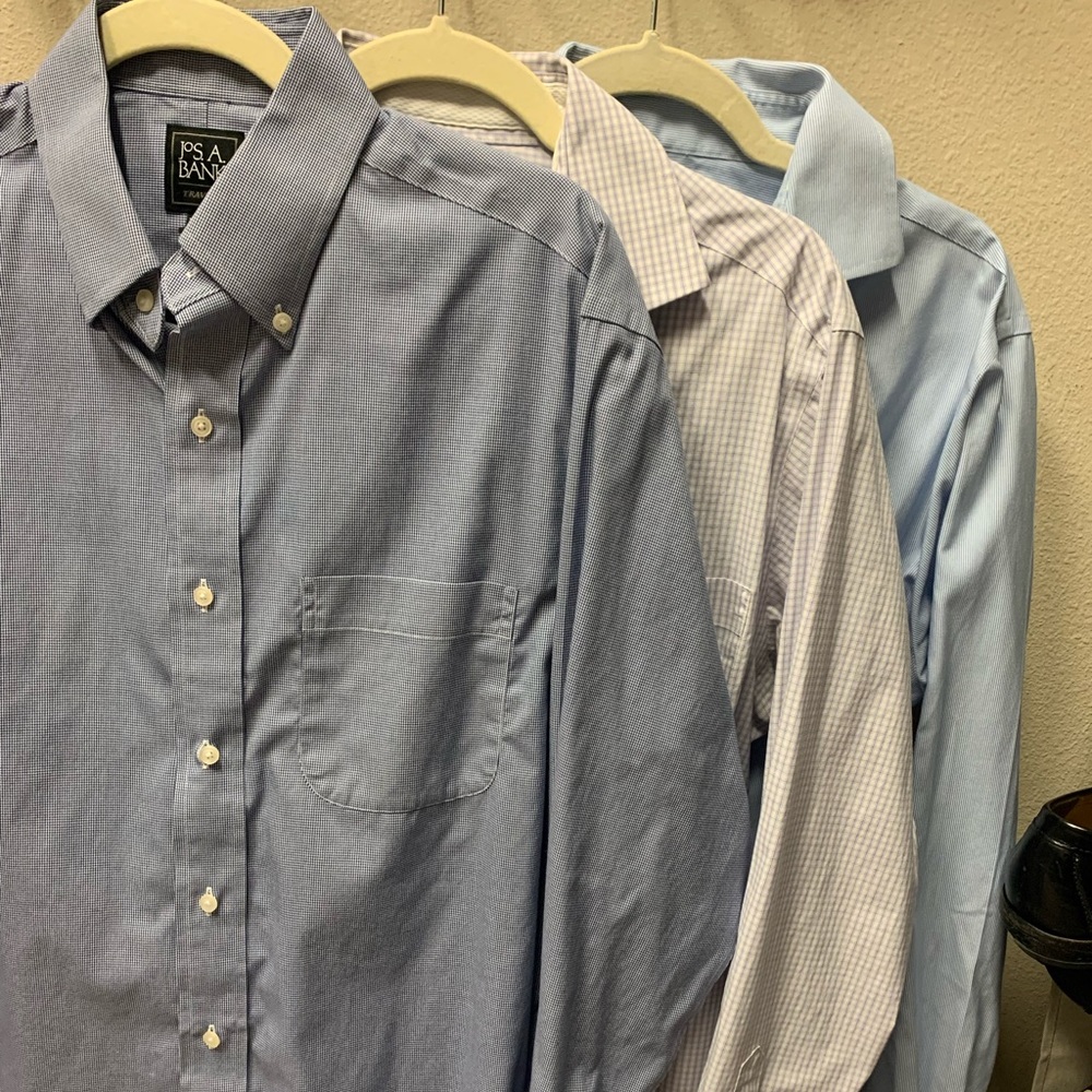 BUNDLE OF 3 Men’s Jos A Bank Traveler (wrinkle free) Dress Shirts EUC